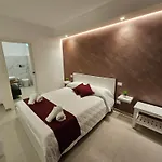 Aura فندق مبيت وإفطار