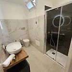 Aura فندق مبيت وإفطار 4*