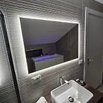 Aura 4*