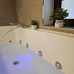Aura 4*