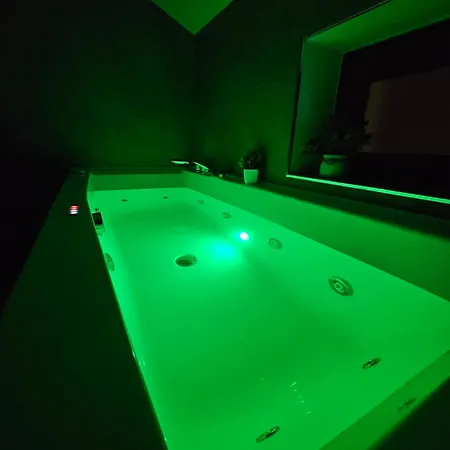 Aura Bed & Breakfast 4*
