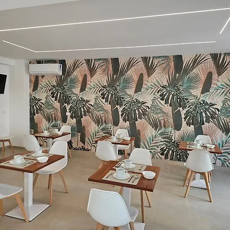 فندق مبيت وإفطار Aura 4*