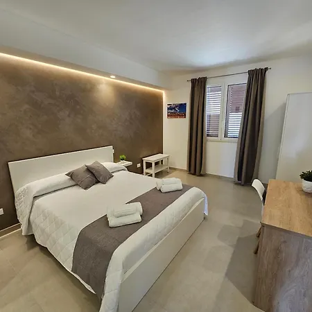 Aura 4*