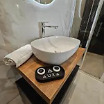 Aura 4*